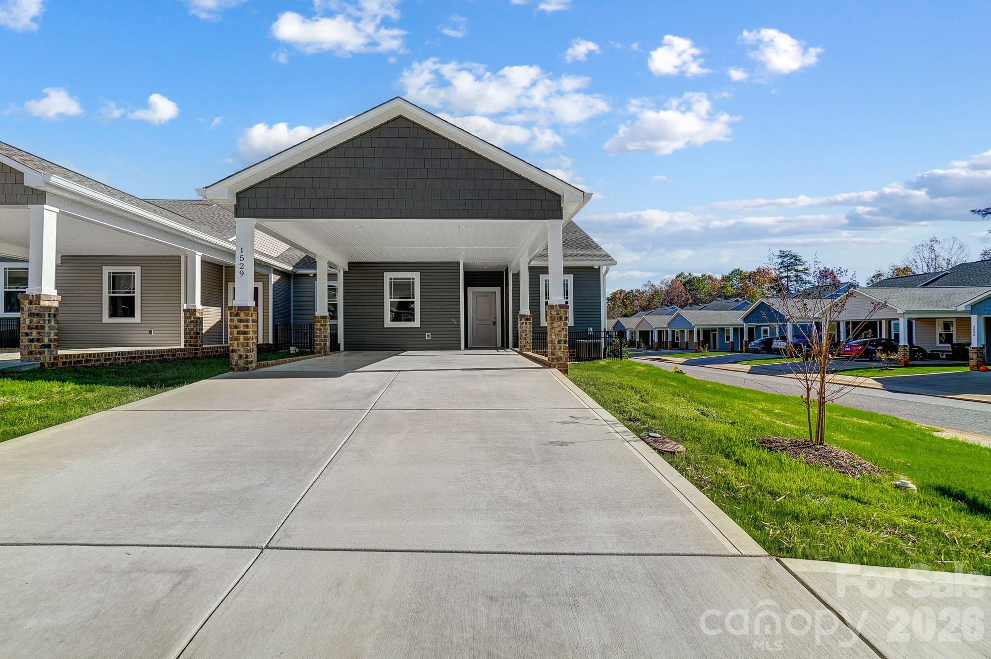 1529 28th Street Place SE, Hickory, NC, 28602