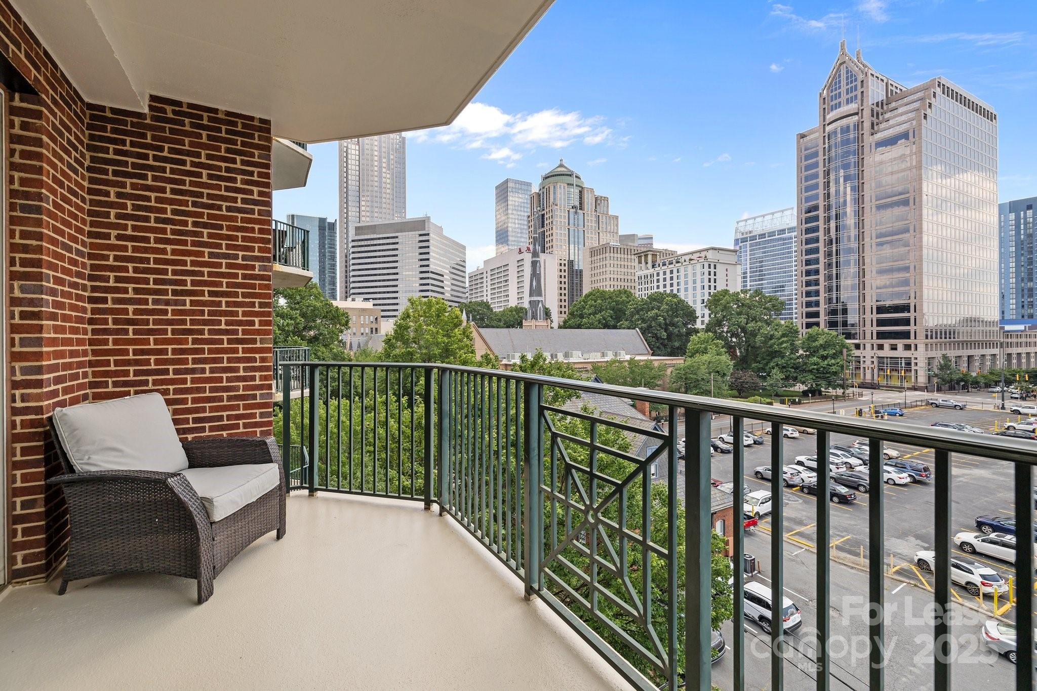 Fifth And Poplar - Residential Lease