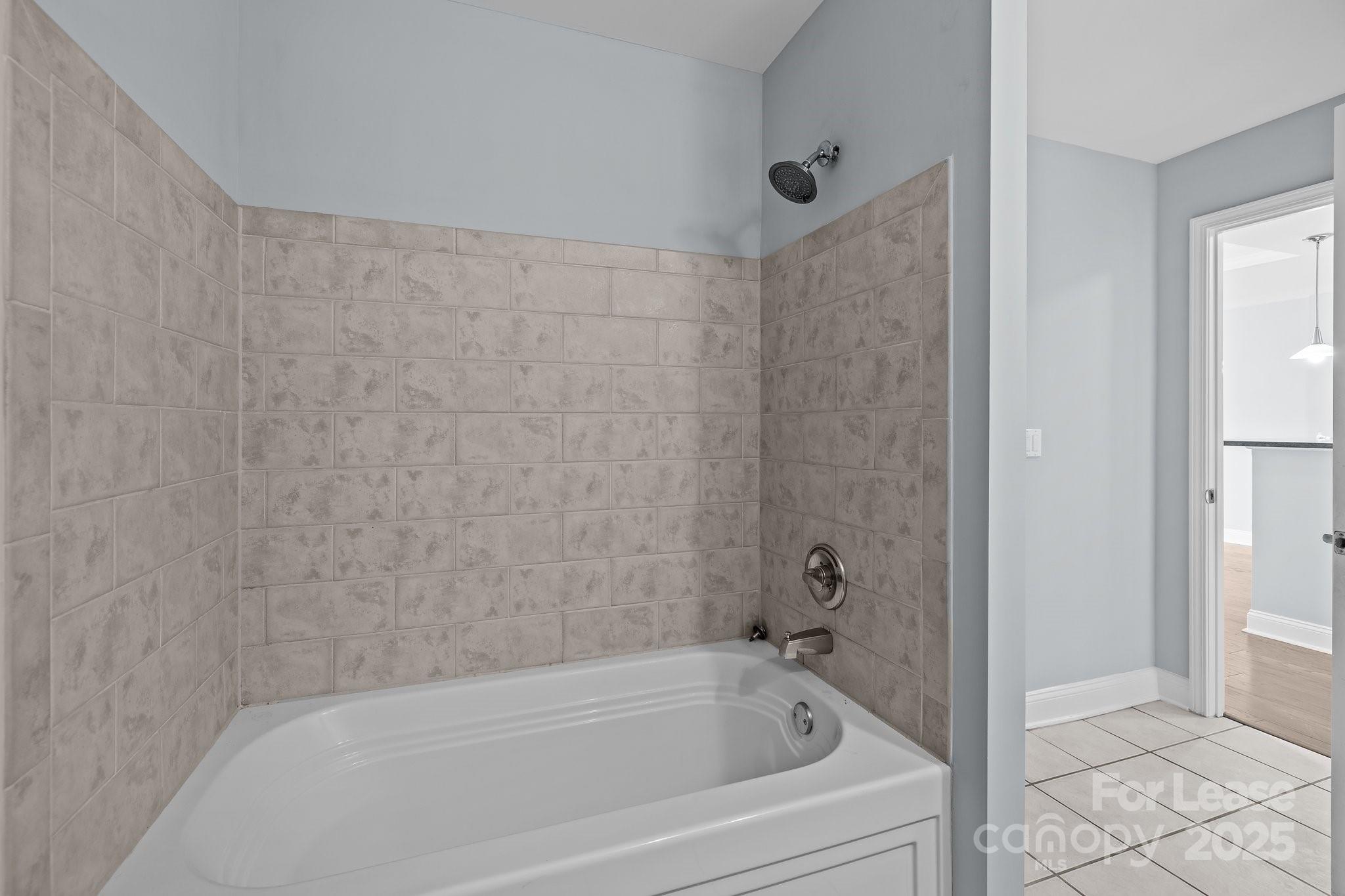 Fifth And Poplar - Residential Lease