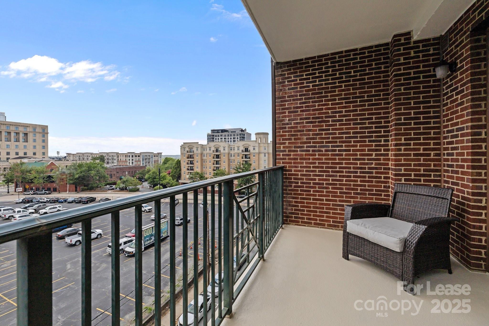 Fifth And Poplar - Residential Lease