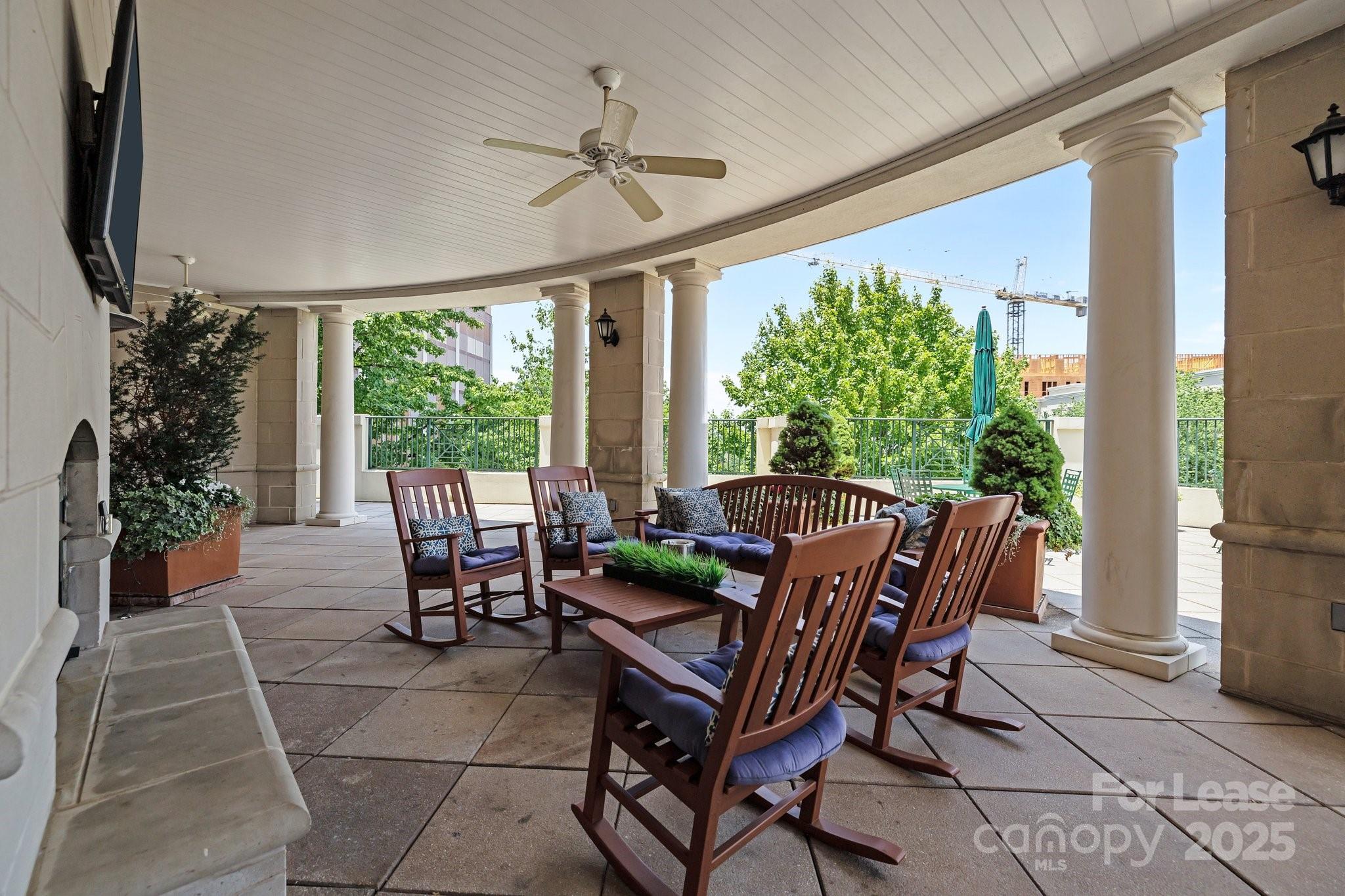 Fifth And Poplar - Residential Lease