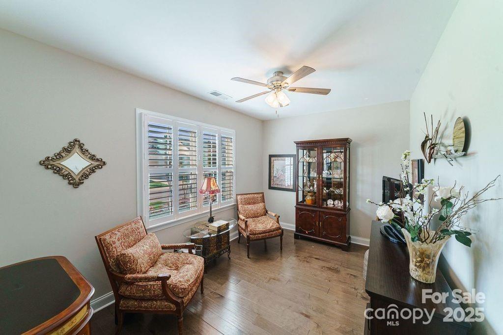 4830 Looking Glass Trail