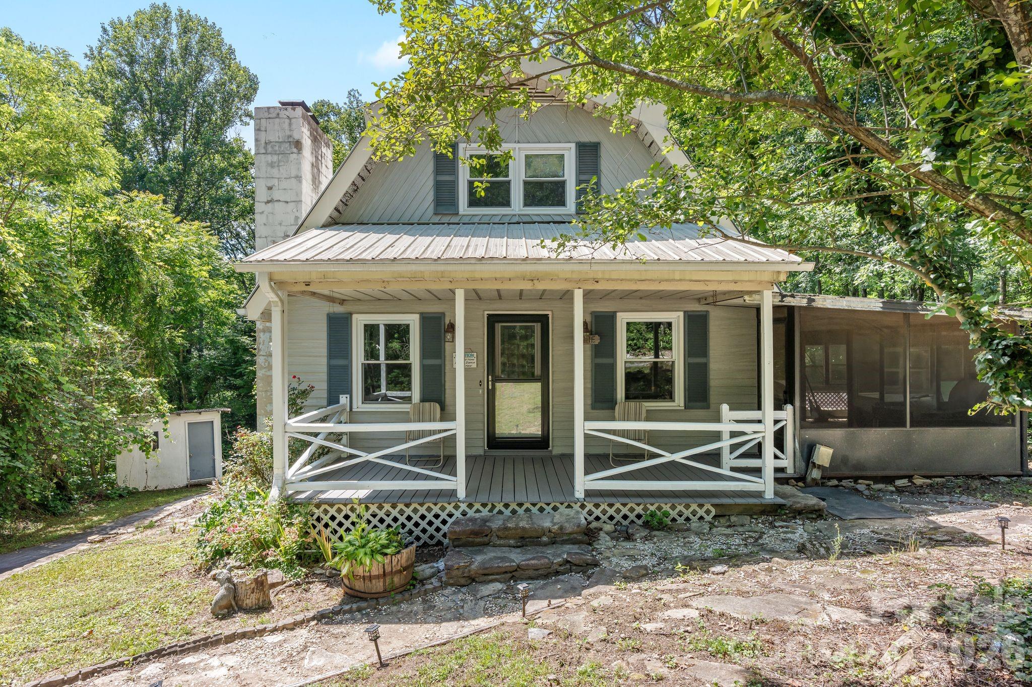 Photo 1 of 41 — 177 E Poplar Drive, Hendersonville, NC 28792