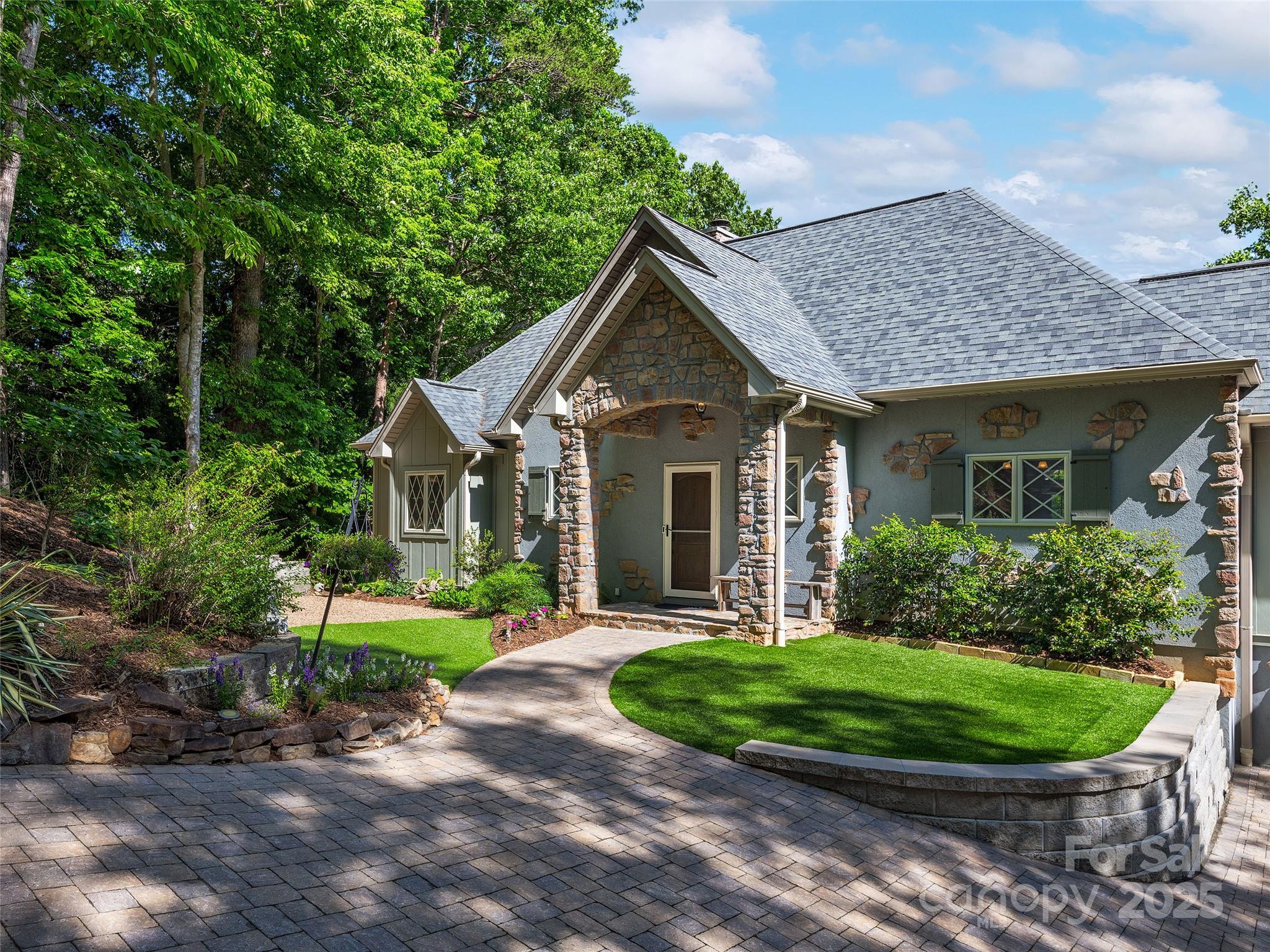 92 Island View Court