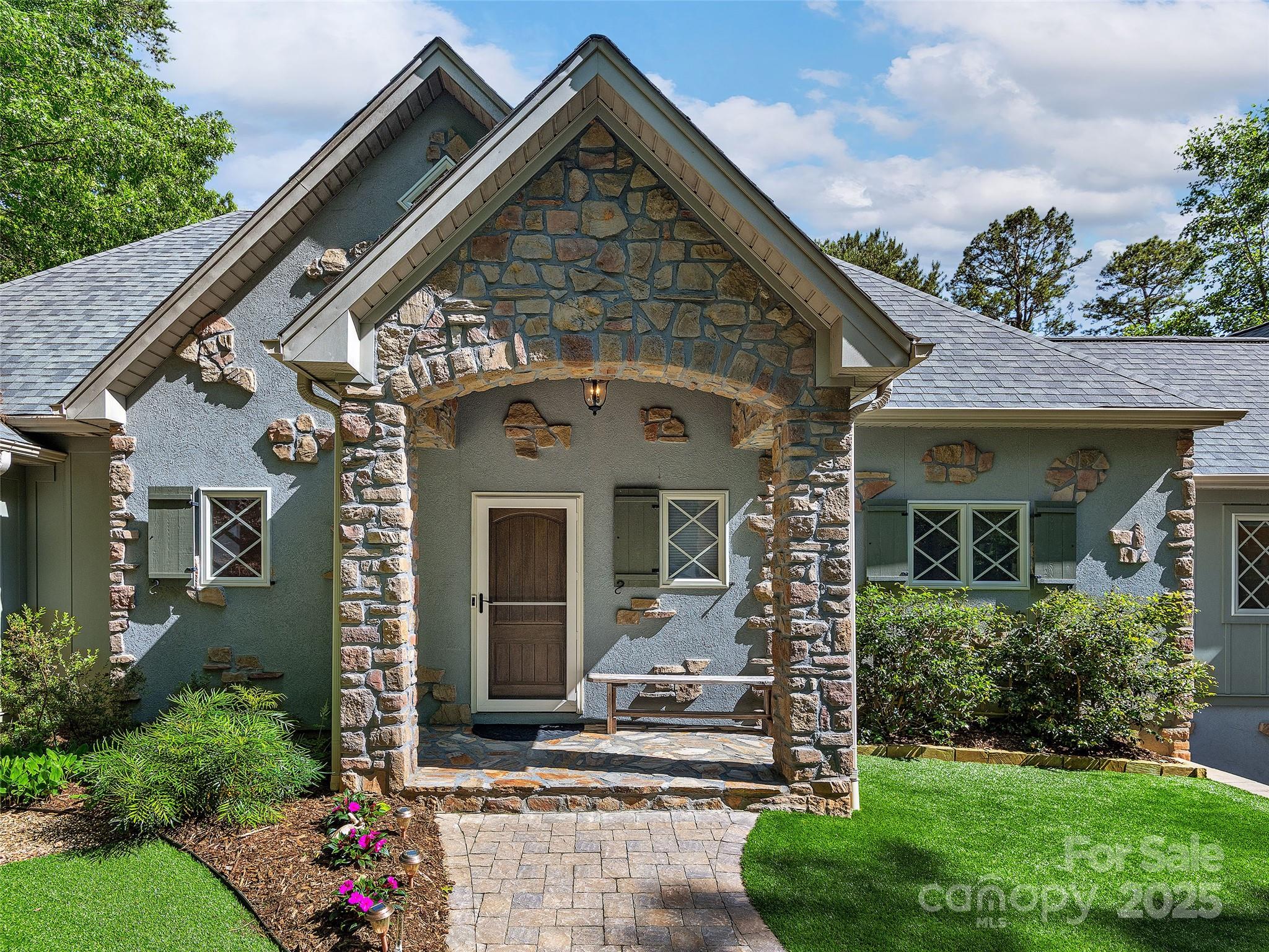92 Island View Court