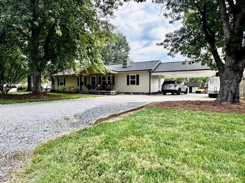Photo of 4722 Chapel Road, Maiden, NC 28650 (MLS # 4299044)