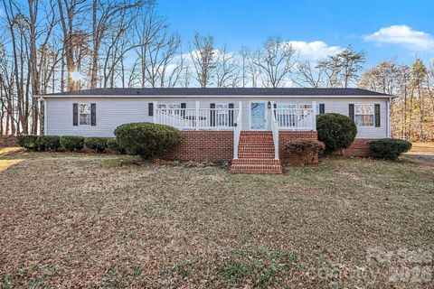 1115 Cross Creek Drive Walnut Cove NC 27052