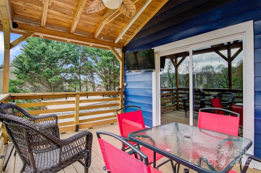 Experience the perfect blend of comfort and tranquility in this amazing 3bed , 2-bath home situated on a sprawling 1.37-acre lot just outside of town. This inviting residence features a spacious layout, ideal for both relaxation and entertaining. Step outside to discover a beautifully landscaped backyard, perfect for outdoor gatherings, gardening, or simply unwinding in nature. With its convenient location, you'll enjoy the peace of country living while still being just minutes away from local amenities. Don't miss the opportunity to make this serene retreat your new home!