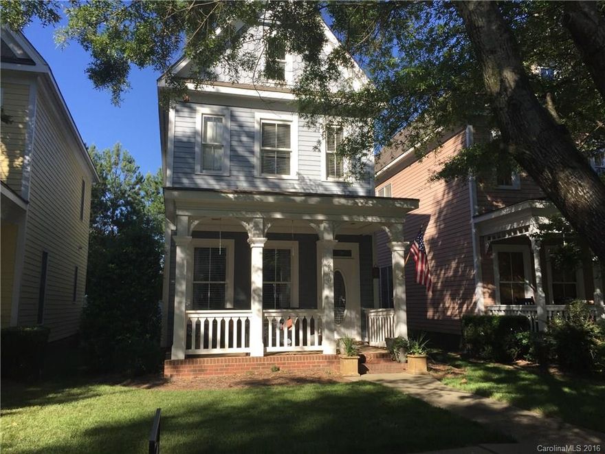 Beautiful 2BR/2.5BA Cottage home in Baxter Village Town Center. Granite in kitchen, Updated kitchen, hardwood floors downstairs, updated bathrooms, impeccable condition! Walk to shopping, dining, library & school. Lawn maintenance included!