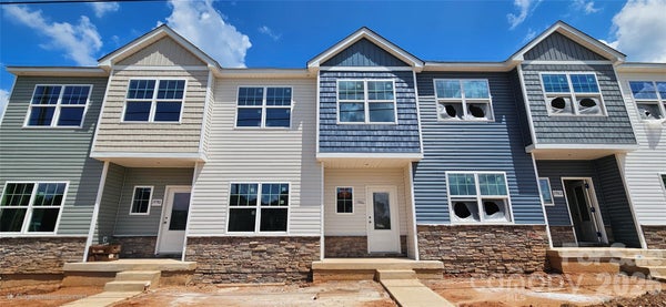 1968 W DAVIDSON AVE, GASTONIA, NC 28052 - Image c8e93223e274ed05973398b666c9b4e7/288761329