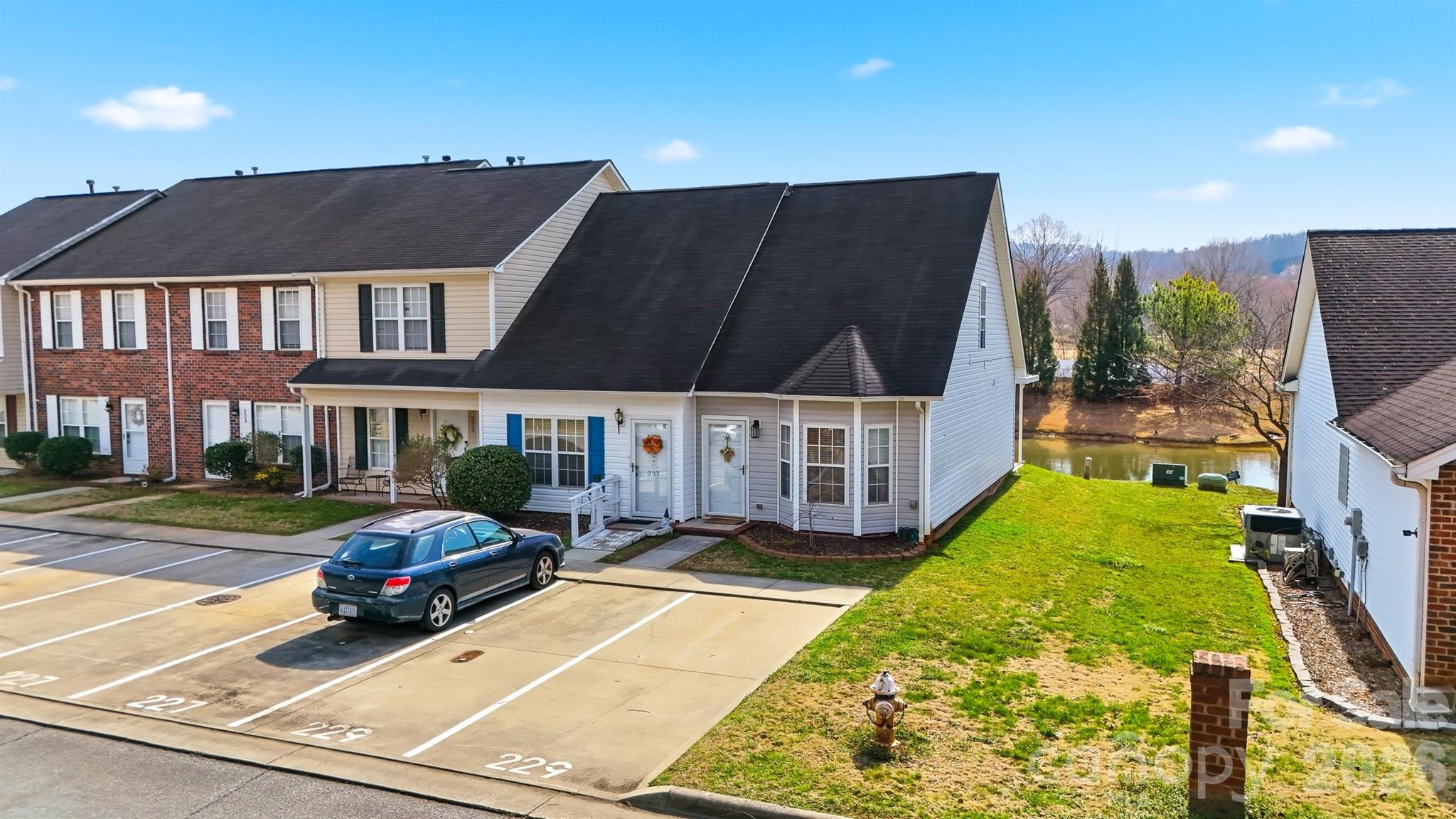 229 Linkside Court SE