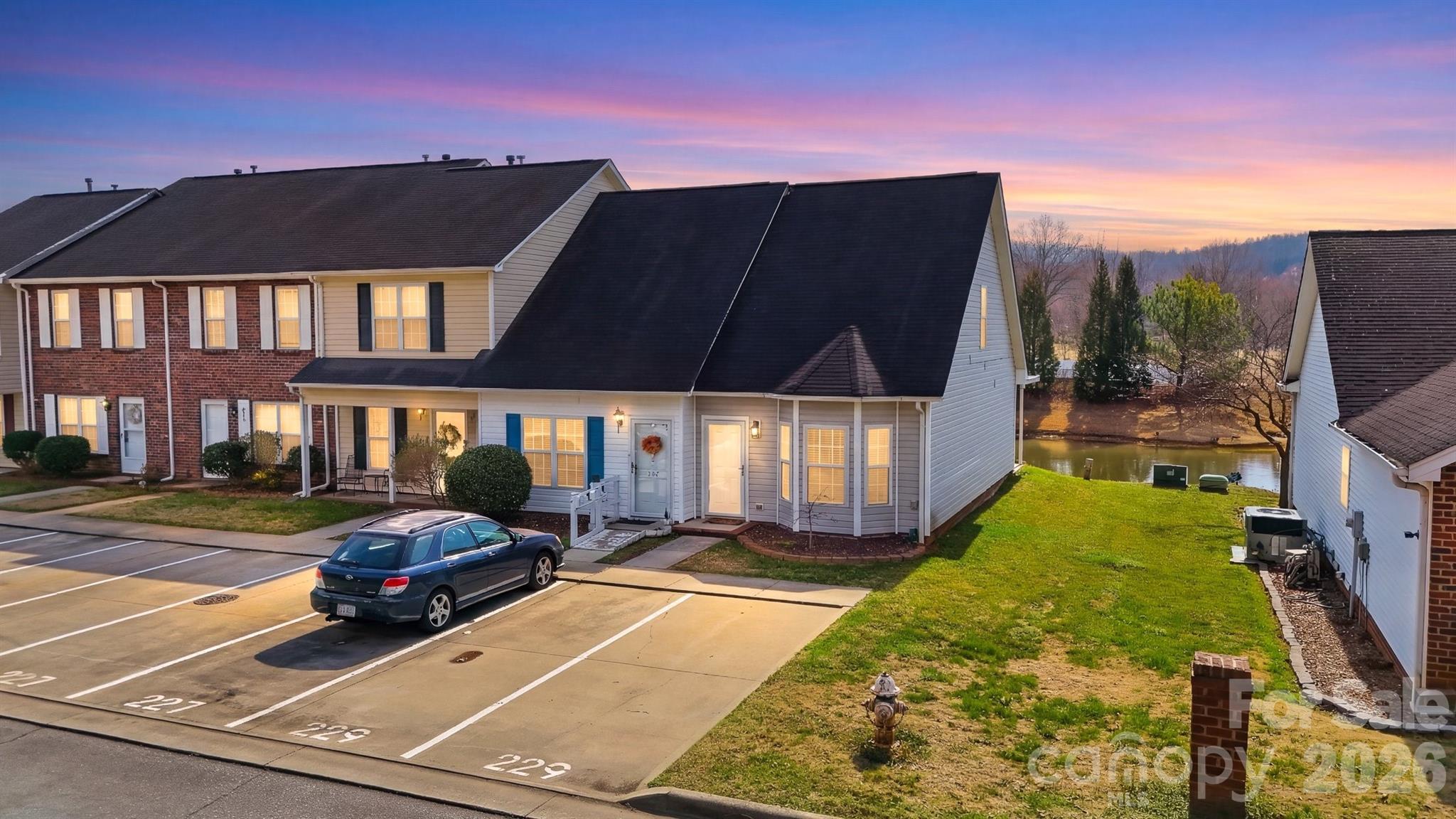 229 Linkside Court SE