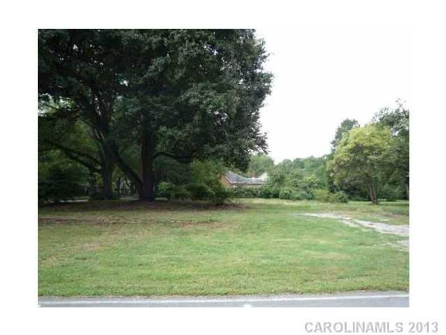 Amazing floor plan available but you don't have to use.  Hurry before this rare opportunity to build a brand new home in one of Rock Hill's most desirable & historic areas vanishes!  Tap fees may apply for public sewer/water.