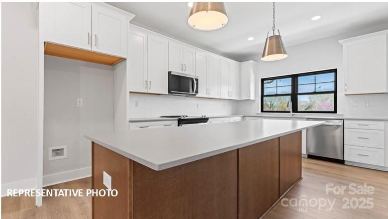 740 Falling Oak Alley 24