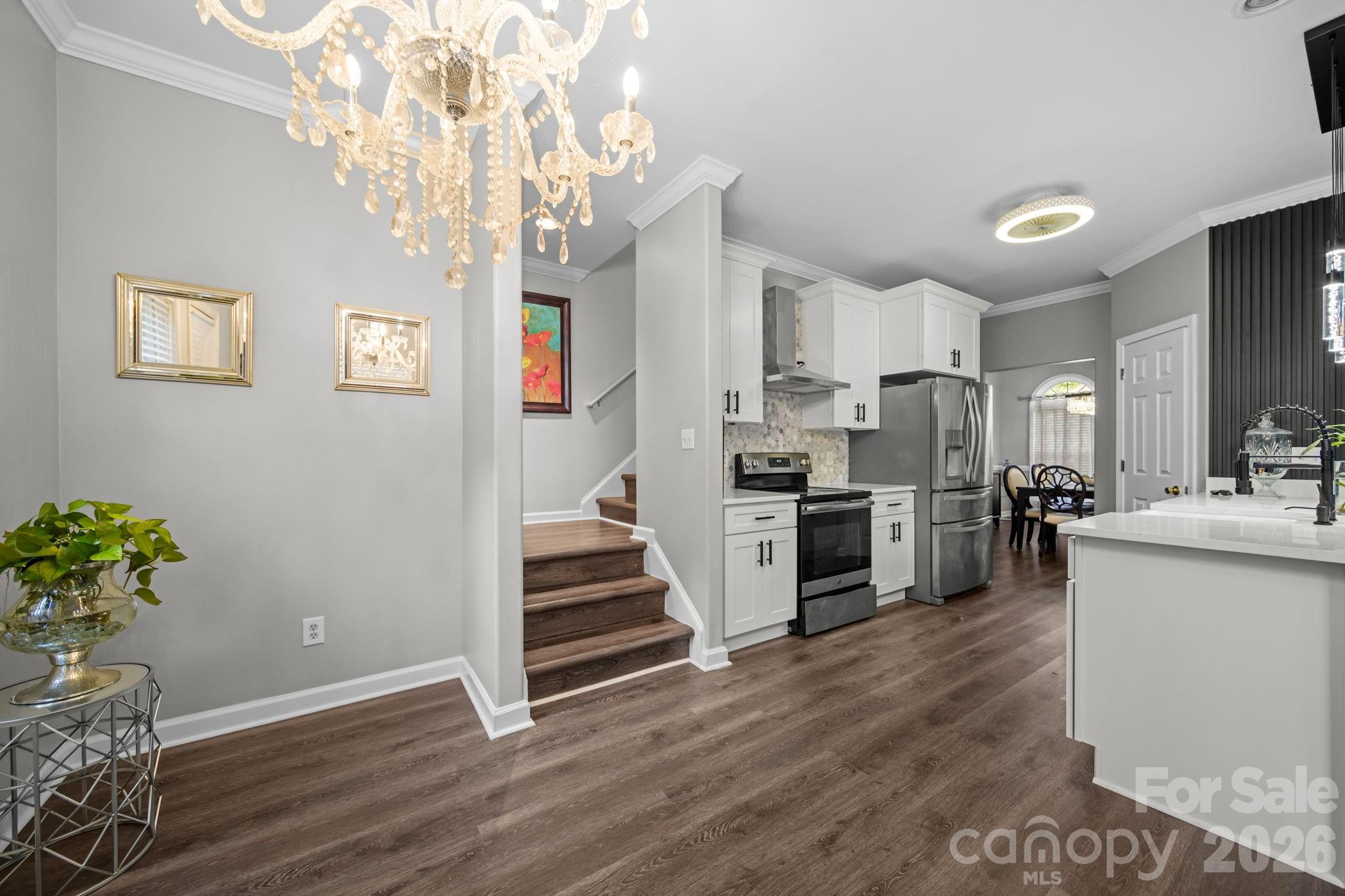 2415 Sweetbriar Lane