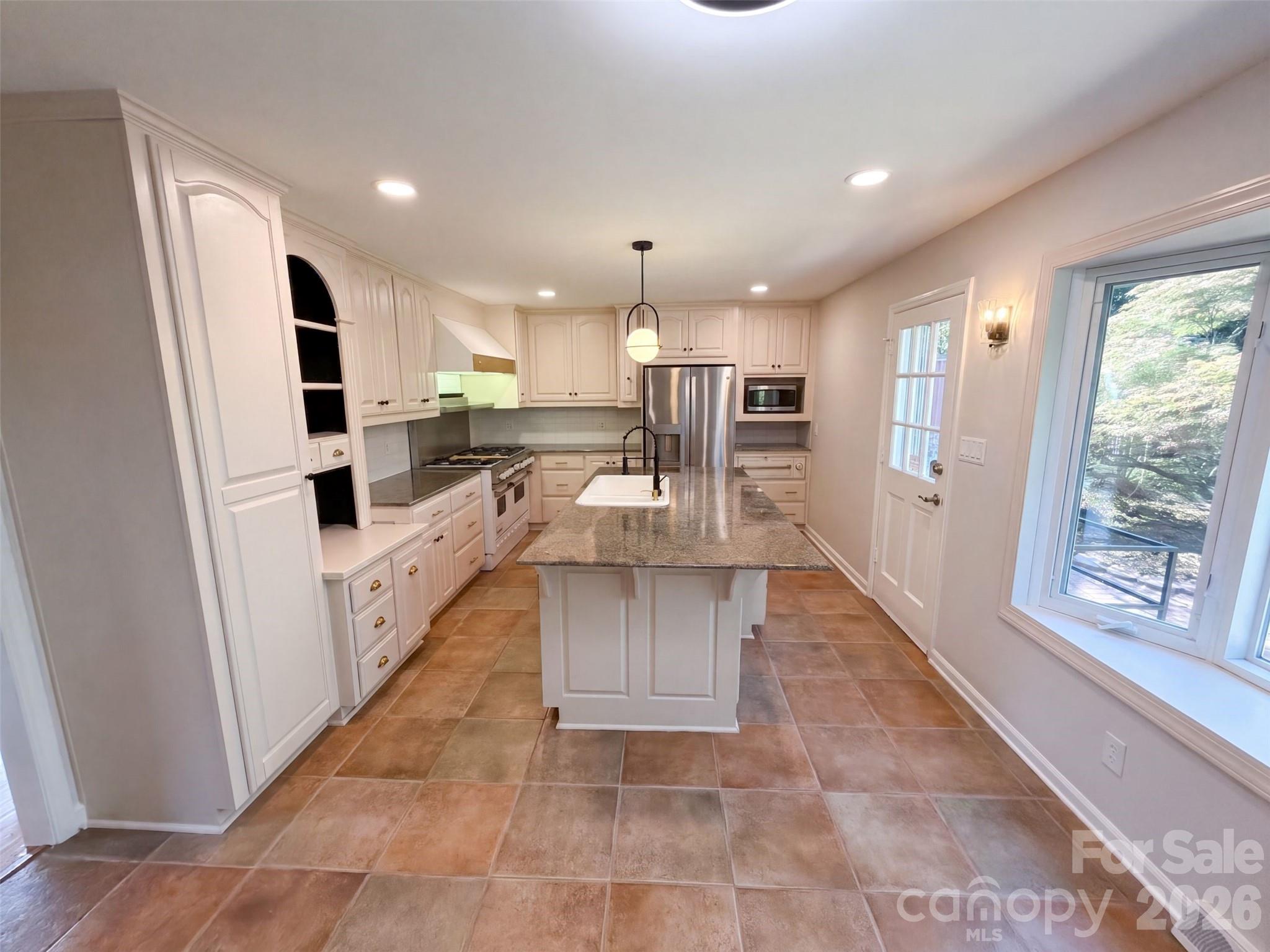 1030 Mclaughlin Drive