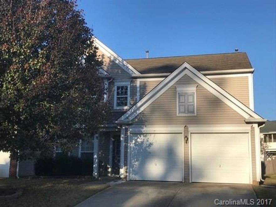Prime South Charlotte location near Blakeney and Stonecrest. Fresh paint throughout! Open kitchen and family room. Please note, renters insurance is required.  Pet fee is $300 per pet that does not exceed  35lbs.