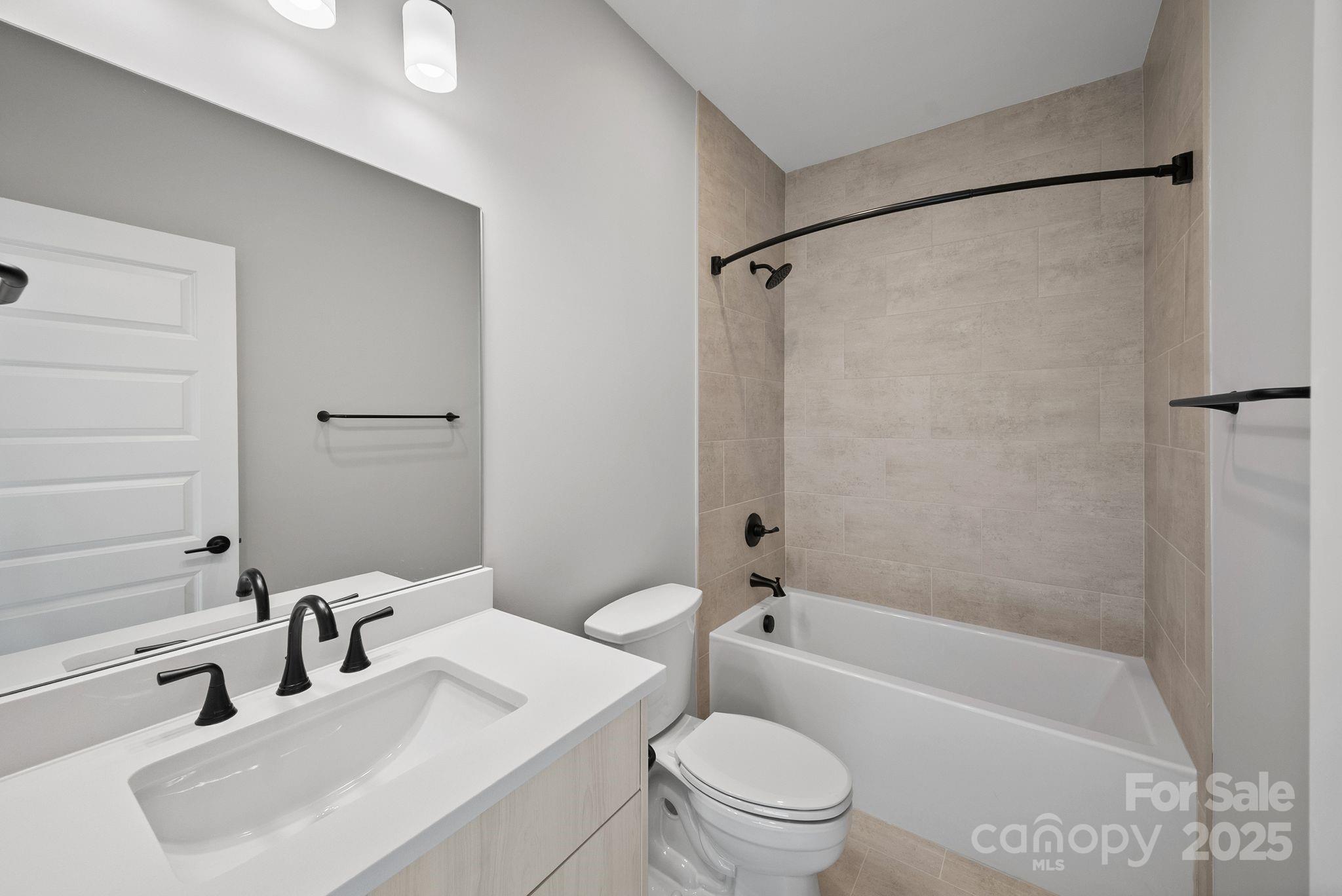 Villas at Pinecroft - Residential