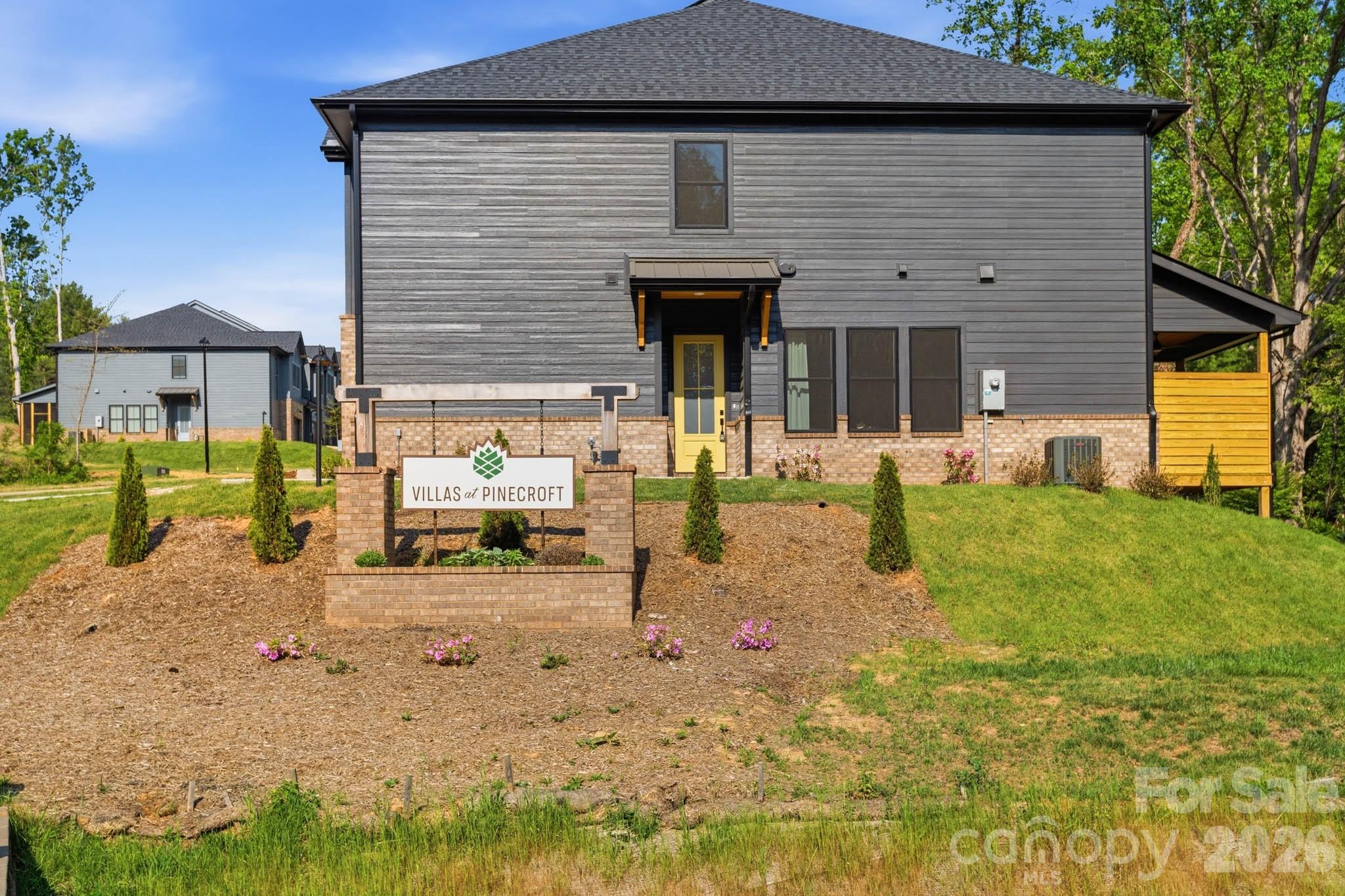 Villas at Pinecroft - Residential