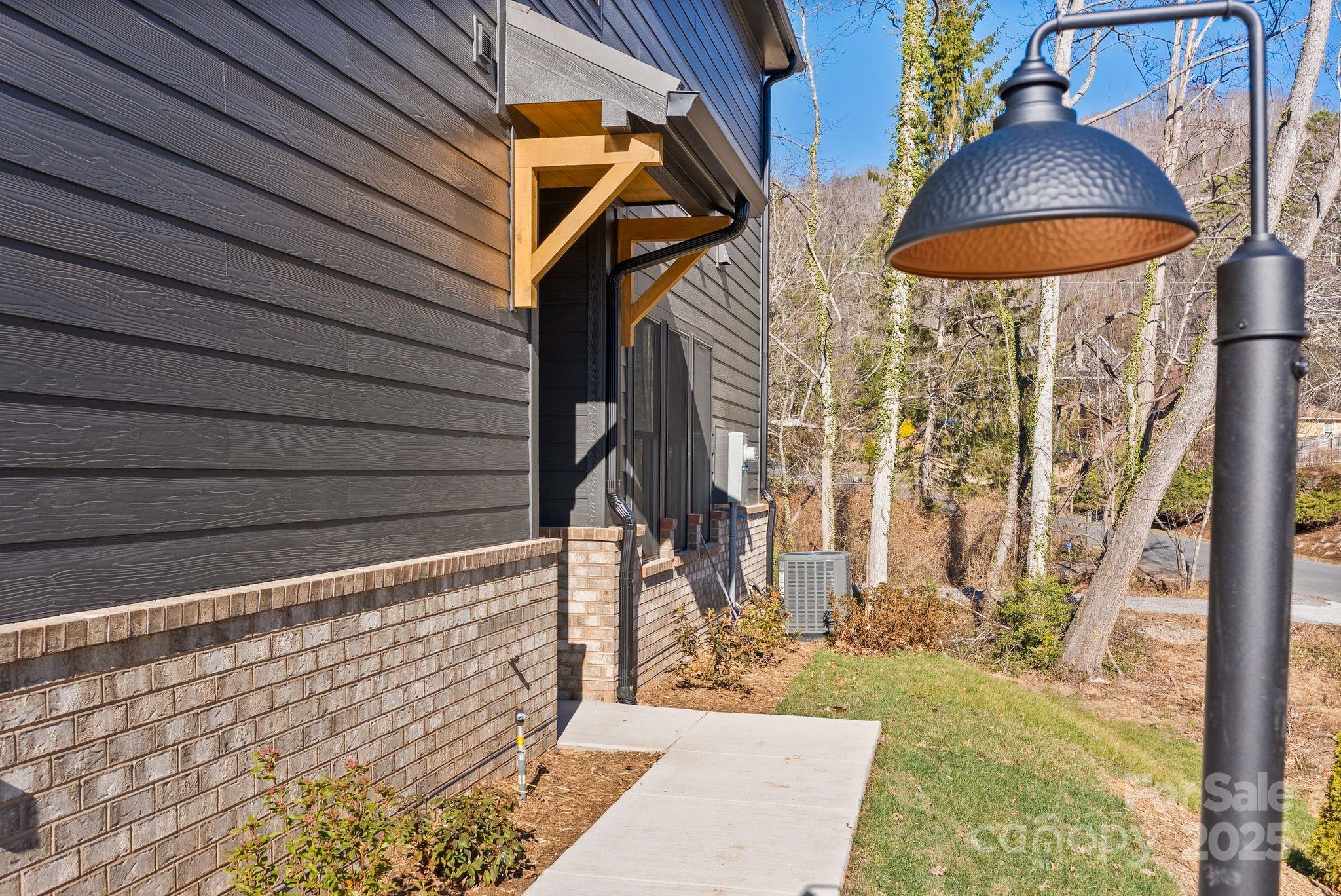 Villas at Pinecroft - Residential