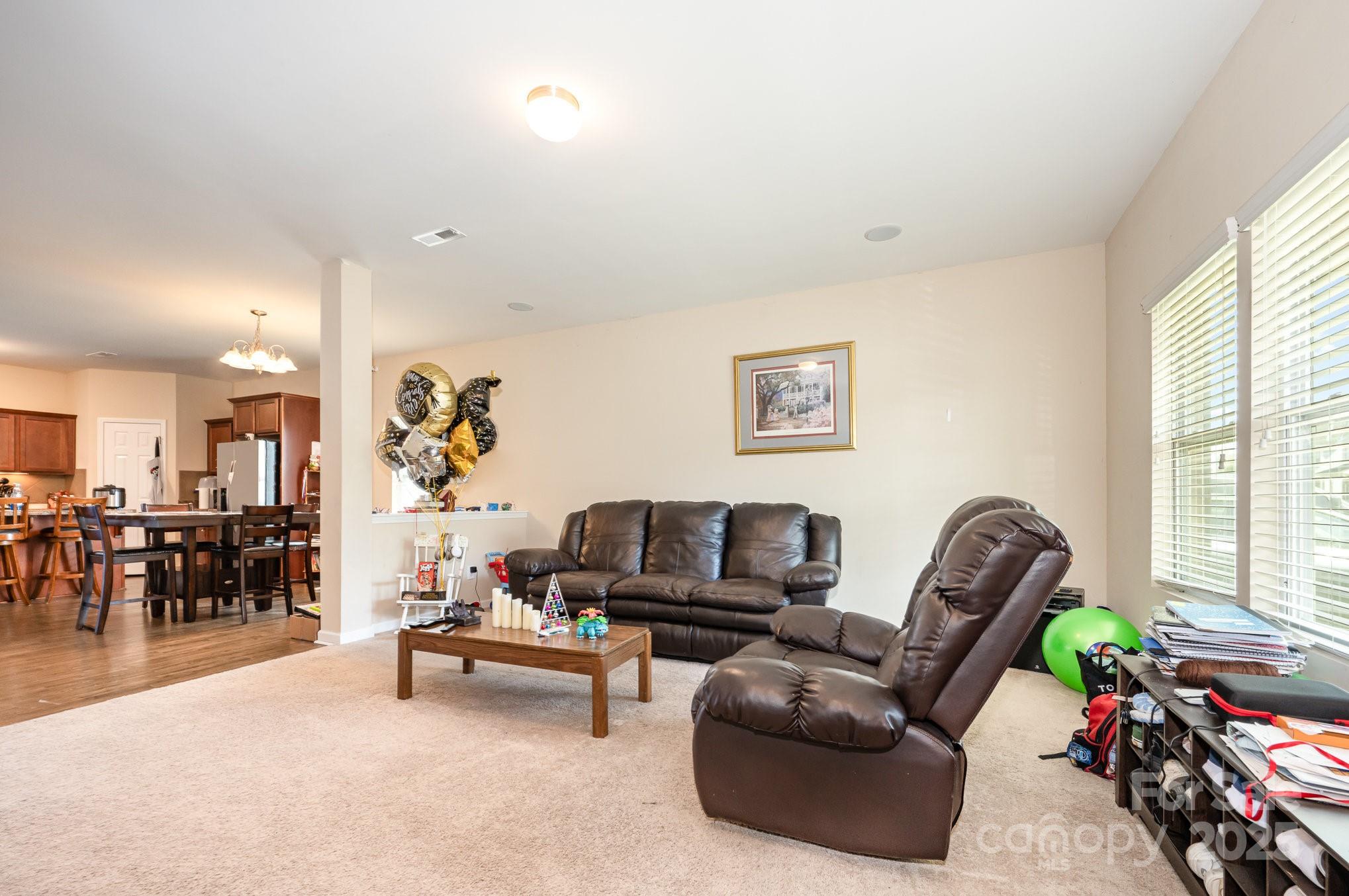 834 Von Buren Boulevard