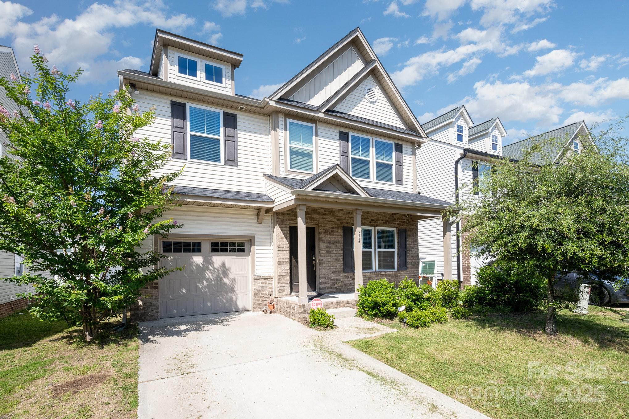 834 Von Buren Boulevard