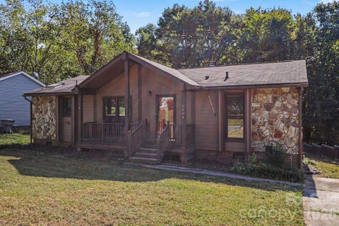 Photo of 8204 Strawberry Point Drive, Charlotte, NC 28215 (MLS # 4432654)