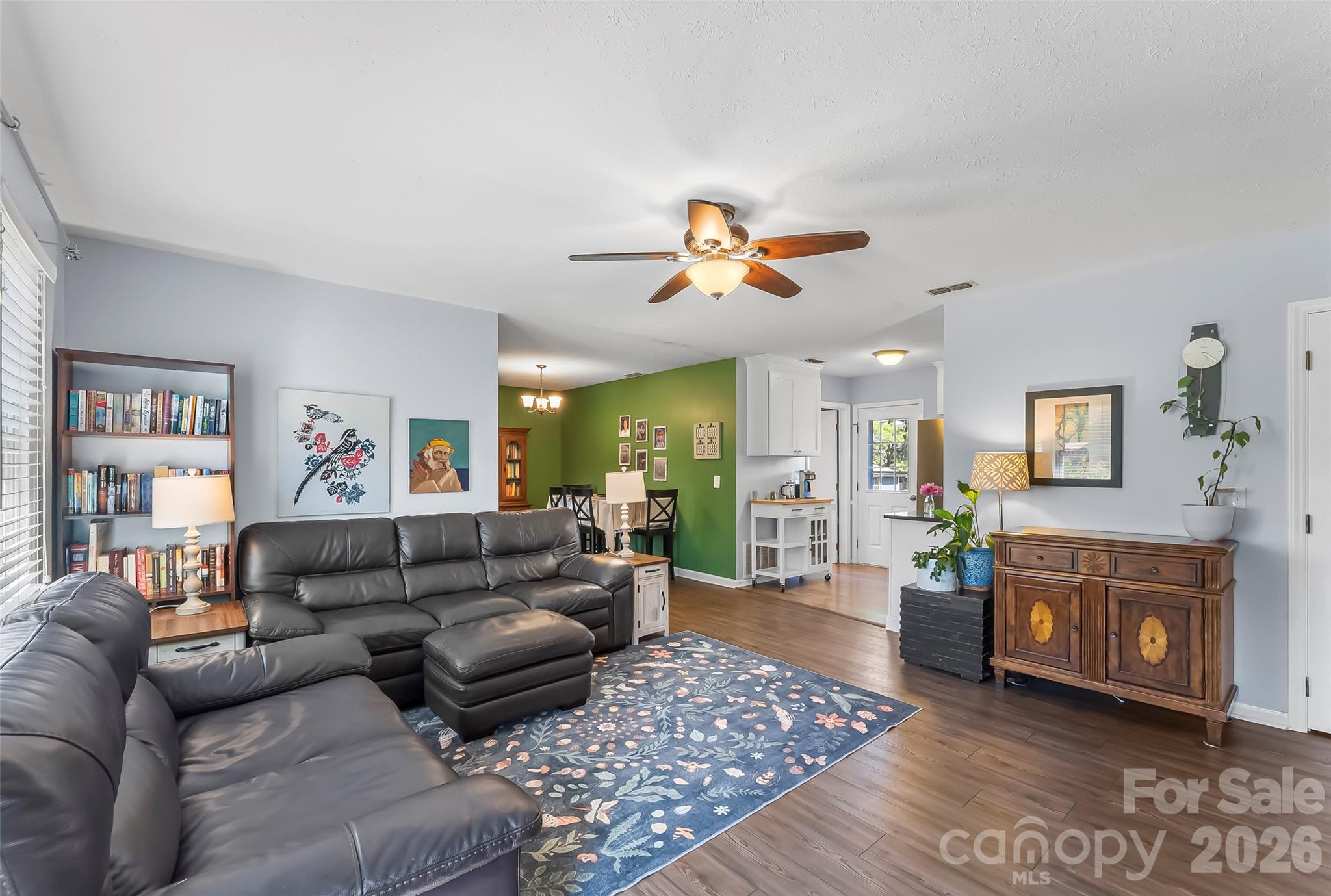 23 E Silverleaf Drive