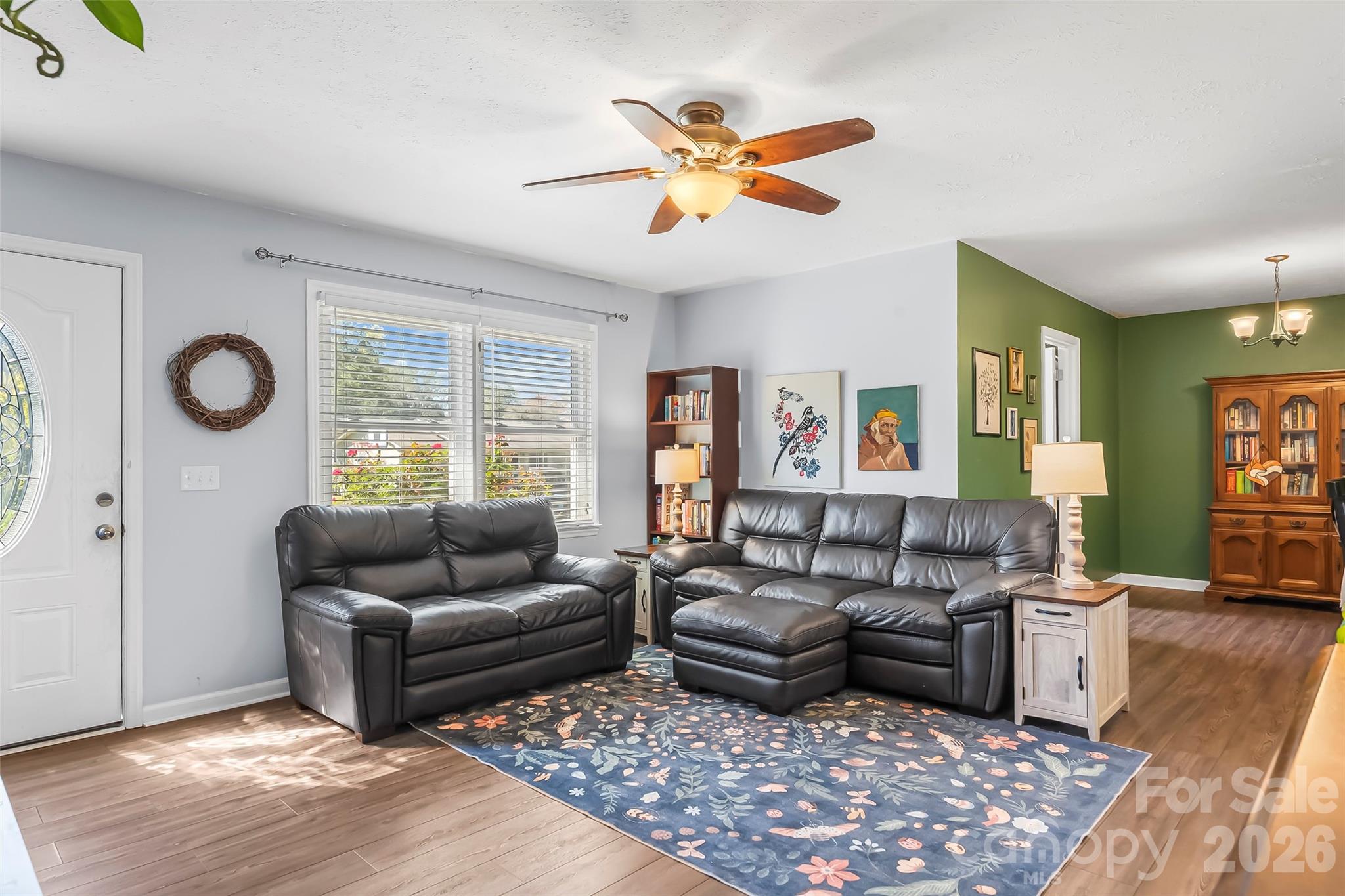 23 E Silverleaf Drive
