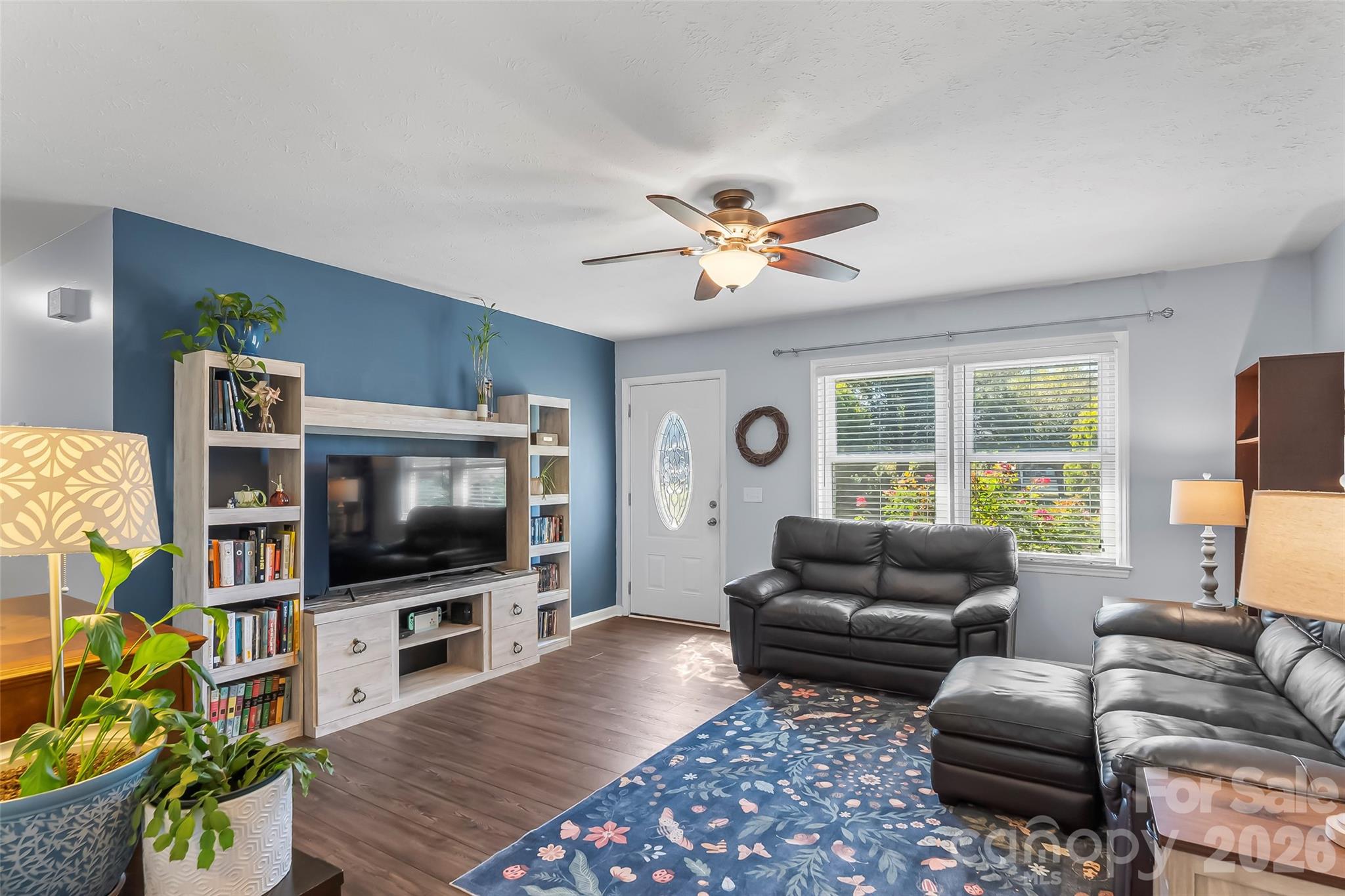 23 E Silverleaf Drive