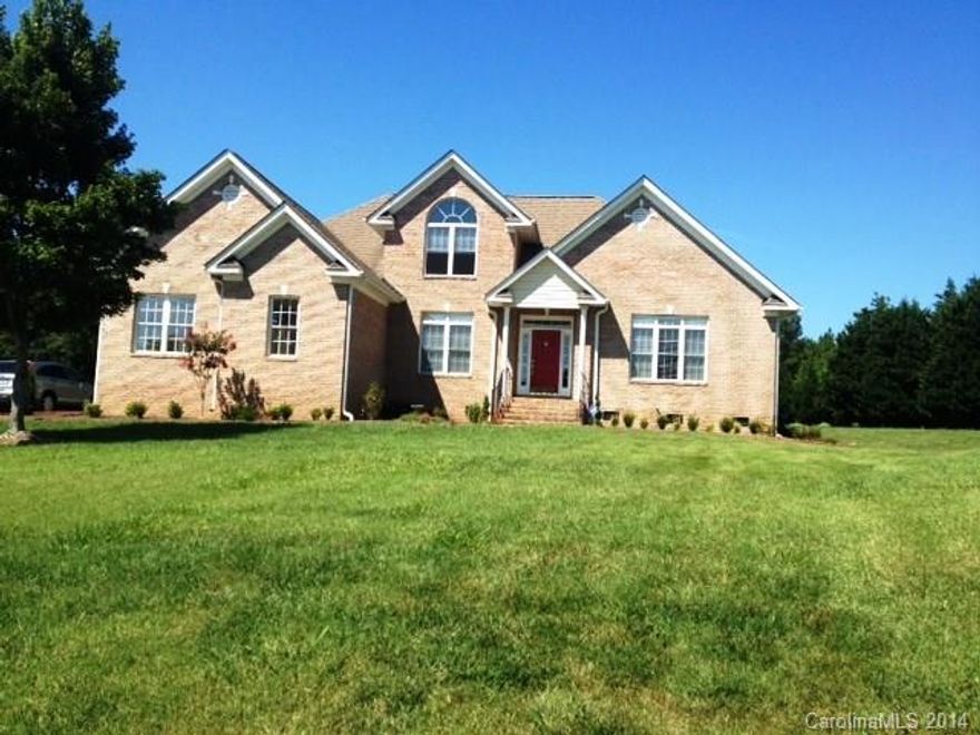 Well Maintained 4BD/2.5 Bath Ranch on a Wonderful 1.35 Acre Corner Lot.  This Home has been so wonderful cared for w/Fresh Paint and Newer Hybrid HVAC System, Electric w/Gas Back up.  Split Bedroom Plan w/Lg Master Suite & Deluxe Master Bath. 4th Bedroom could be an Office or Den.  Beautiful Hardwood Flooring in Kitchen & Dining Room. Formal Dining with Heavy Crown & Columns.  This home is Perfect for anyone needing a Mother in Law Room!  2-Car Garage & a Bonus.