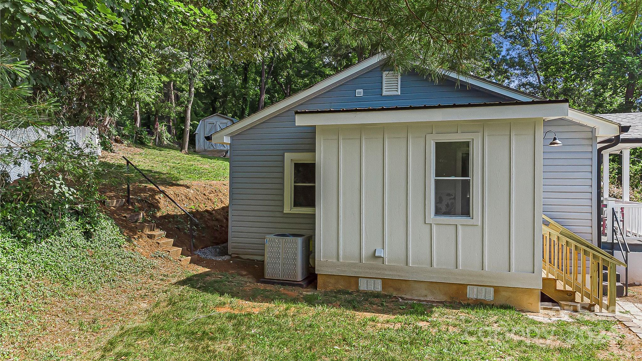 Haw Creek - Residential