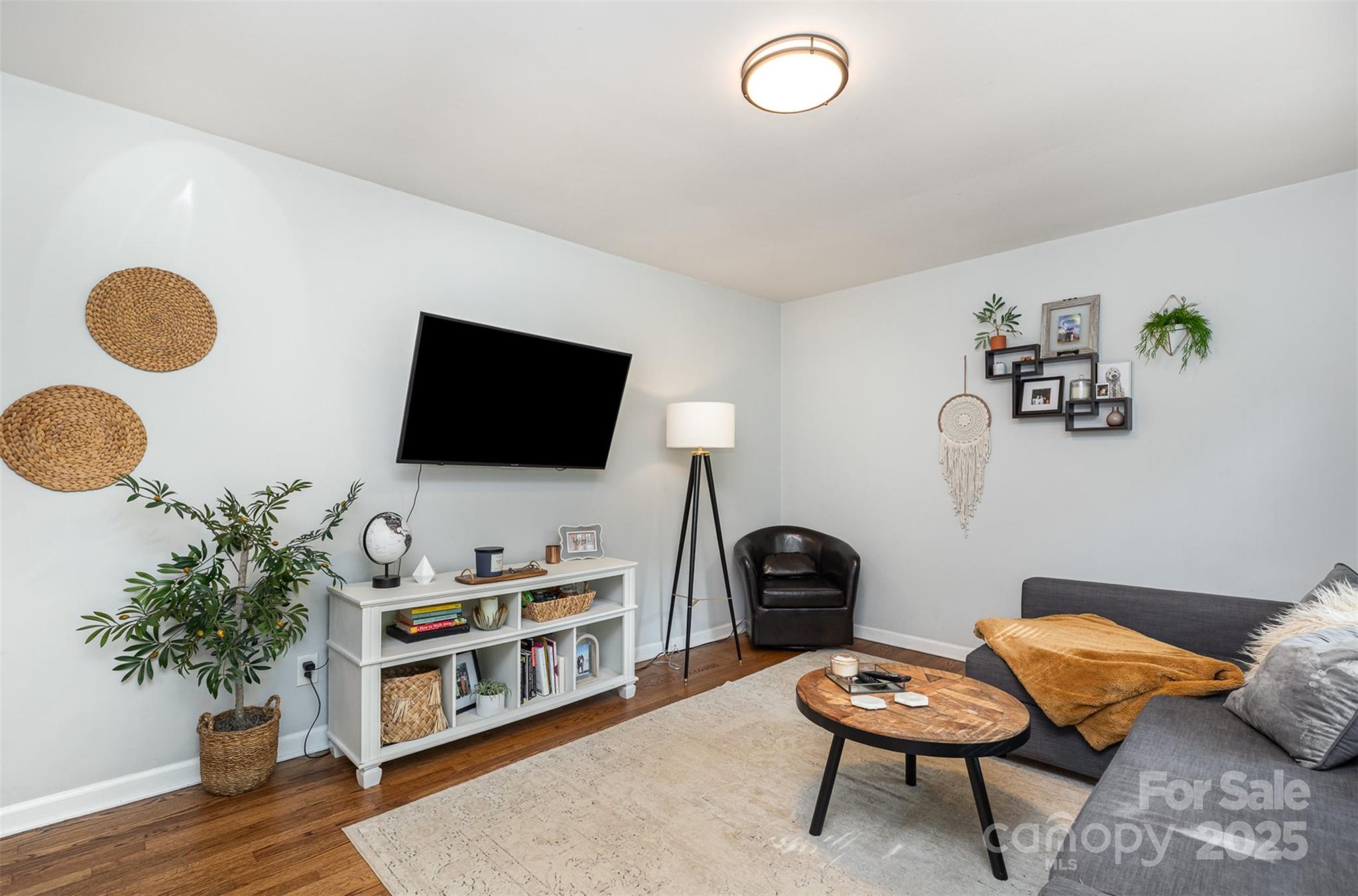 4924 Farm Pond Lane