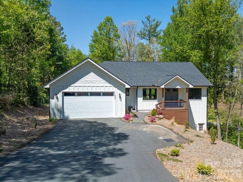 Photo of 404 High Ridge Drive, Mills River, NC 28759 (MLS # 4371927)