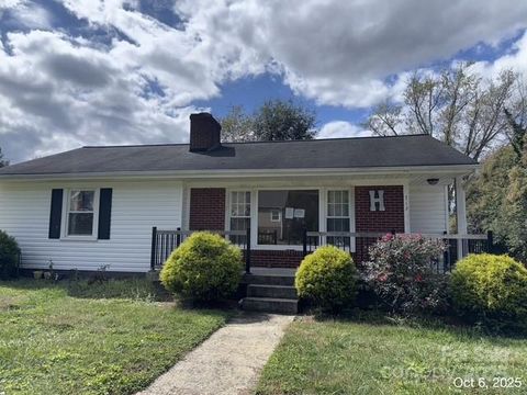 Photo of 713 Circle Drive NE, Lenoir, NC 28645 (MLS # 4314281)