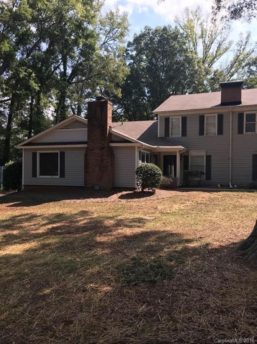 What a great opportunity to live in a wonderful community close to everything, with amenities and the greatest price!! This wont last so dont delay!!!