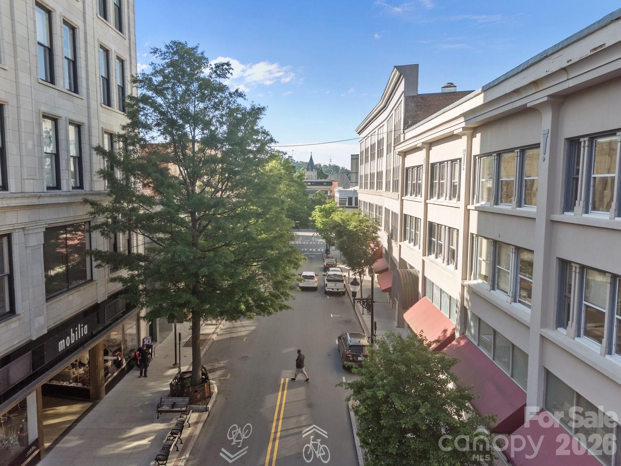 84 W Walnut Street 405