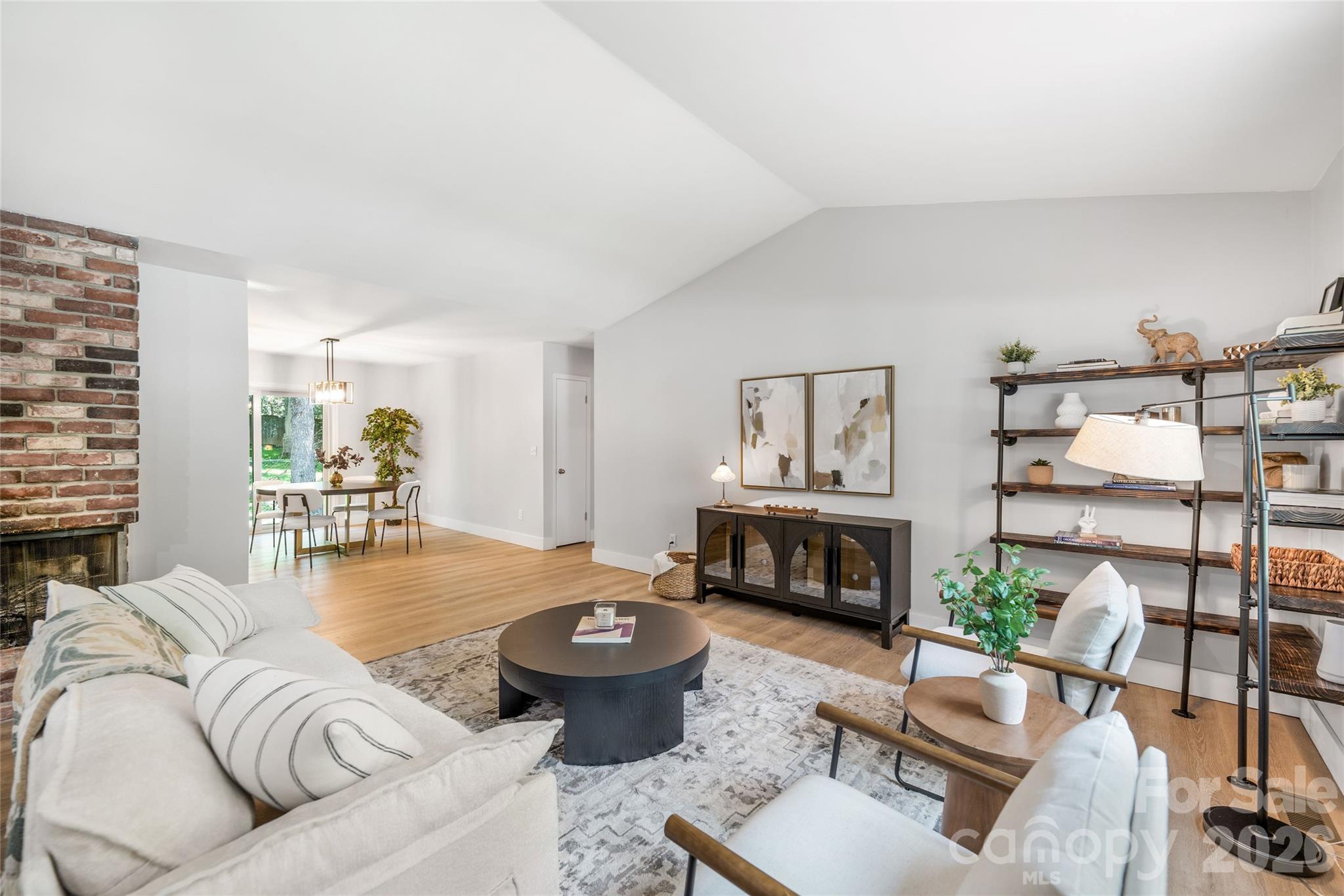 135 Scarlet Drive