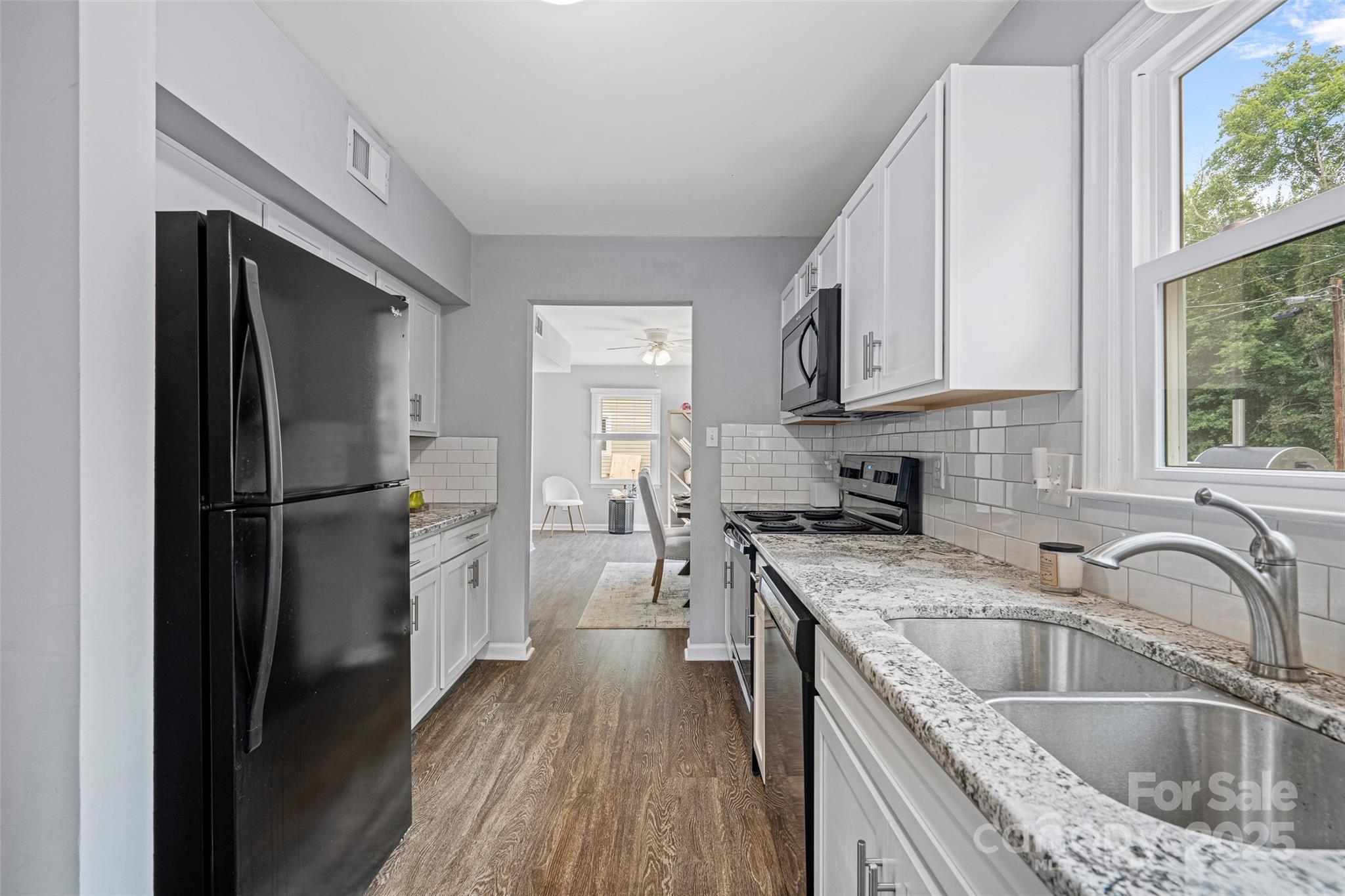 8012 Red Lantern Road