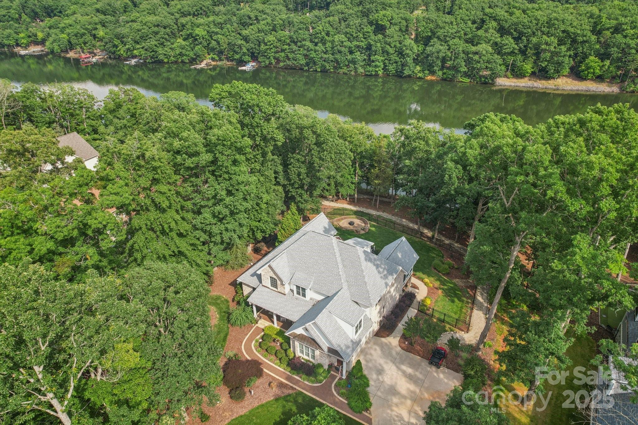 135 Harbor Drive W