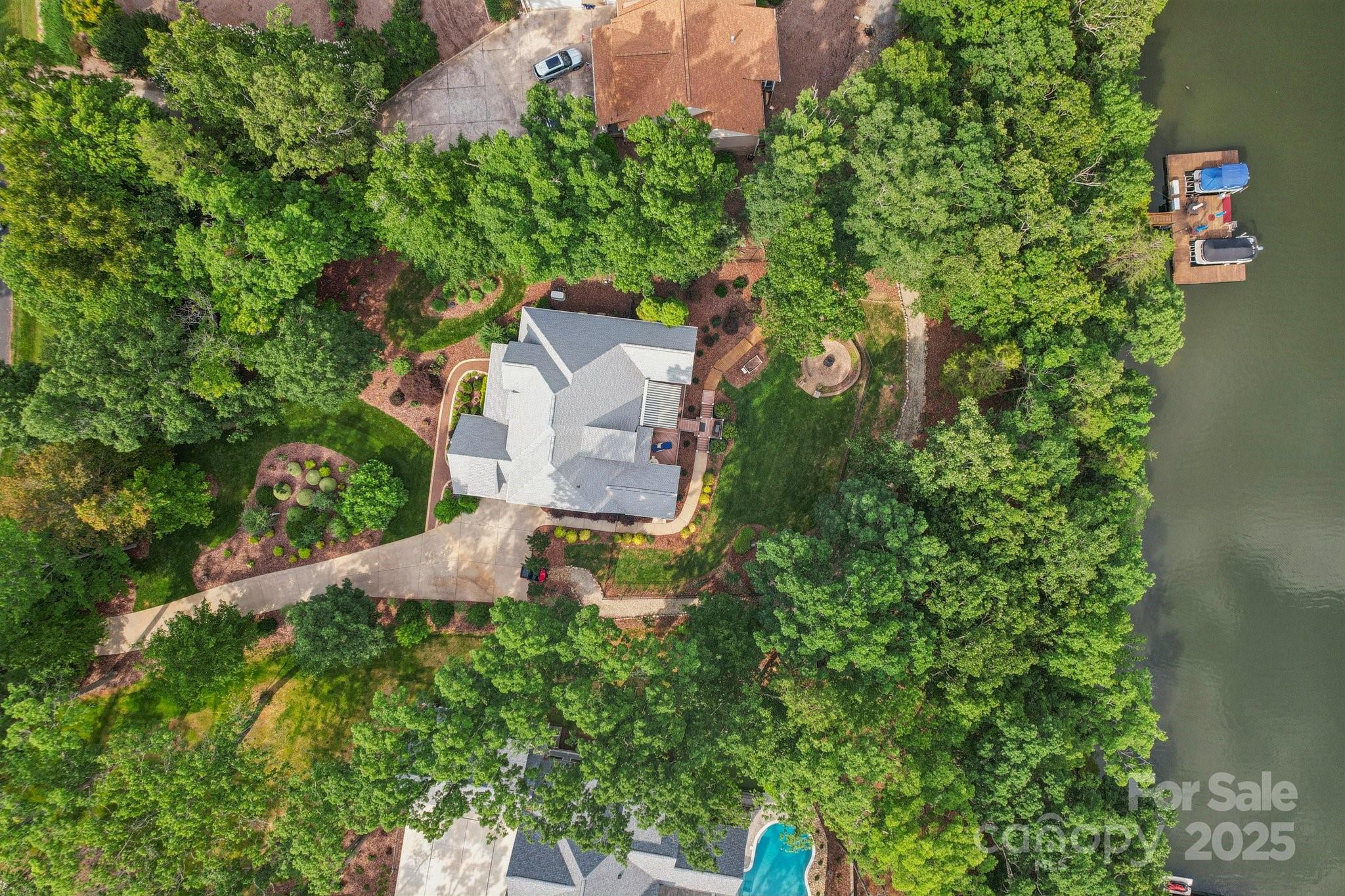 135 Harbor Drive W