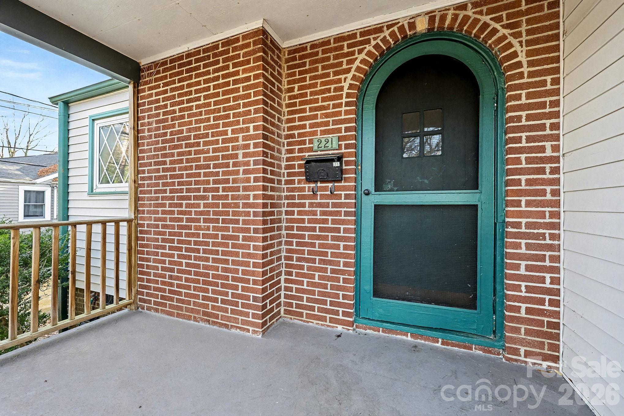 221 Valleyview Place