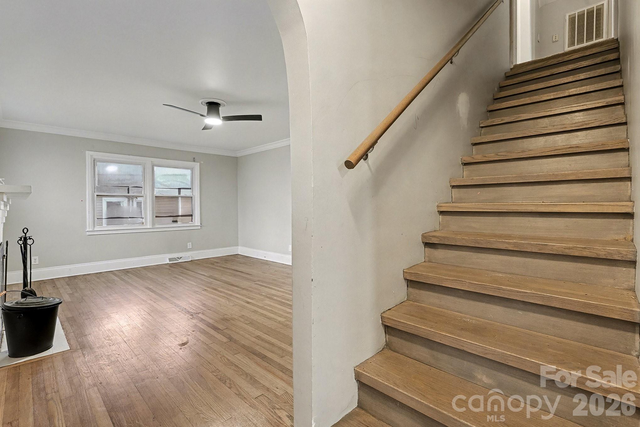 221 Valleyview Place