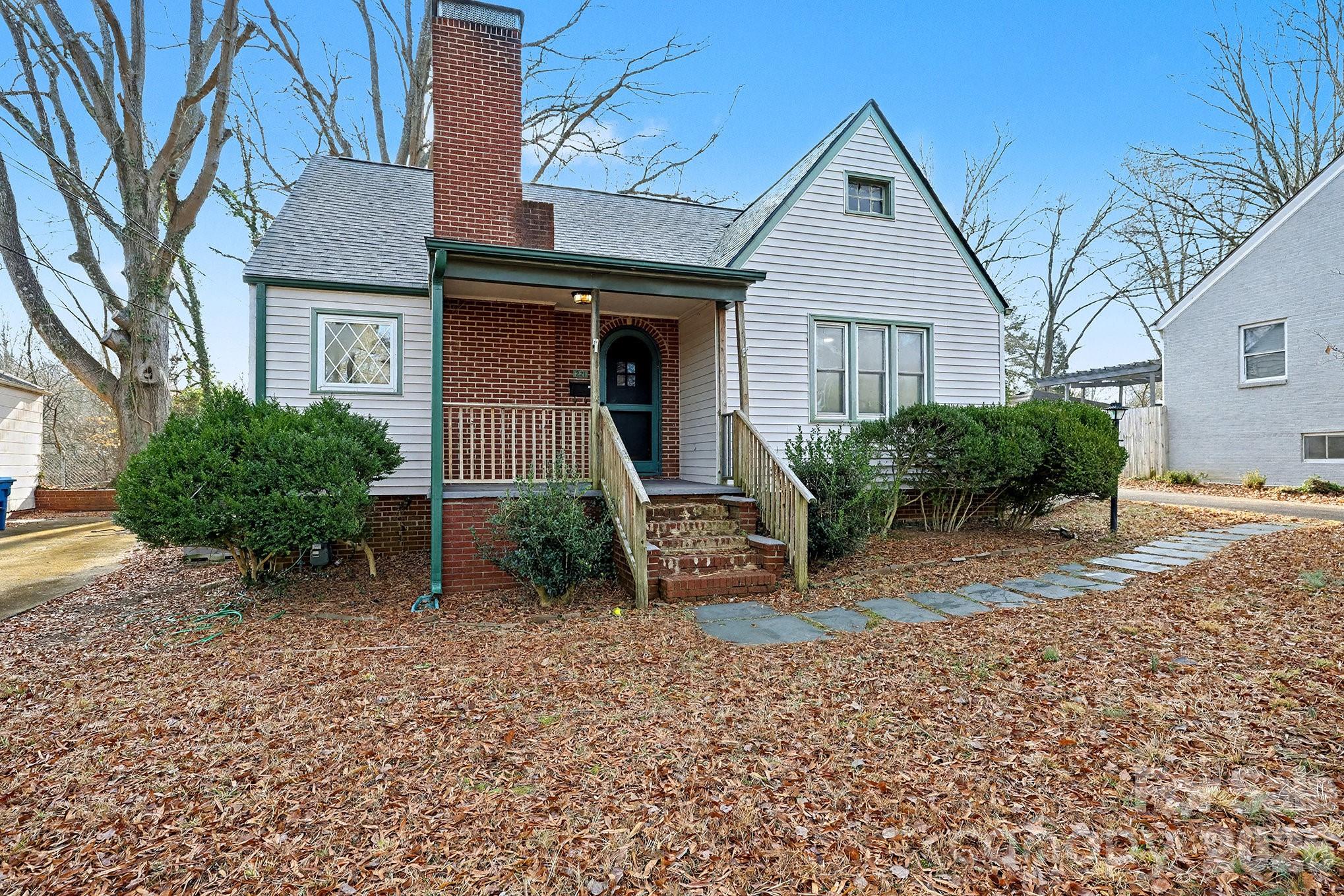 221 Valleyview Place