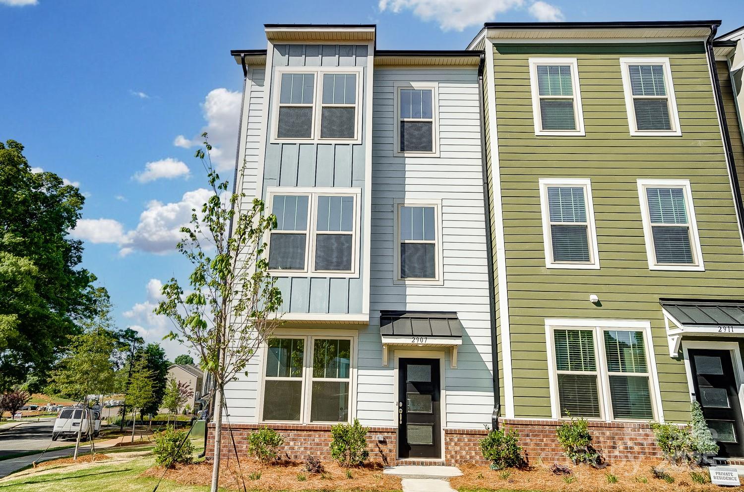 2907 W Trade Street