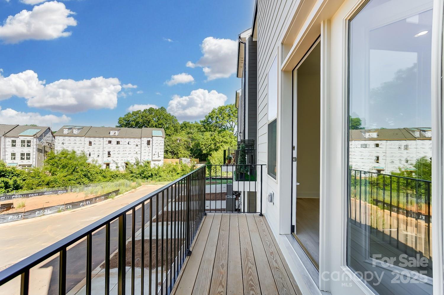 2907 W Trade Street
