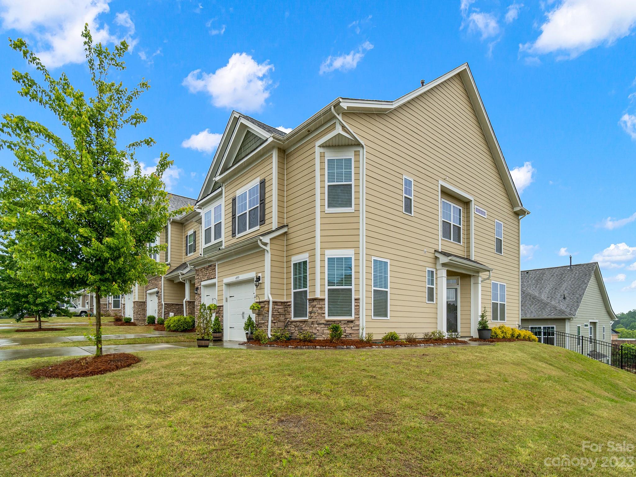 The Woods at Davis Lake - Residential