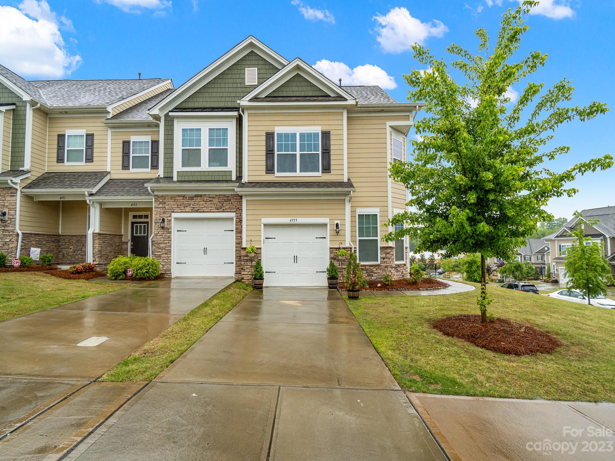 The Woods at Davis Lake - Residential