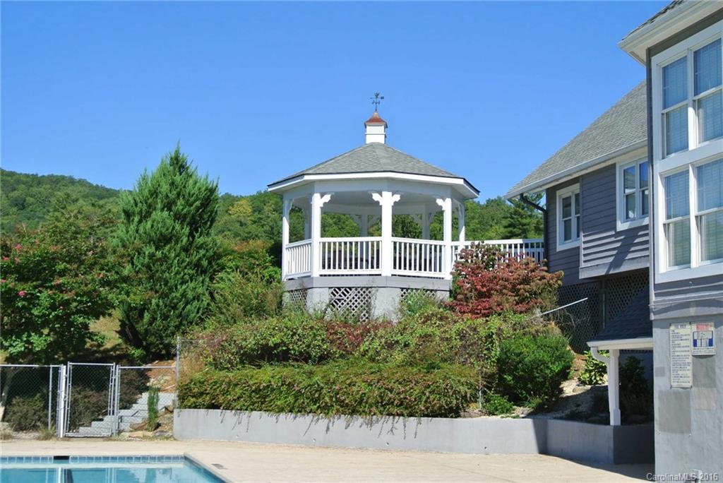 Deerlake Village - Residential