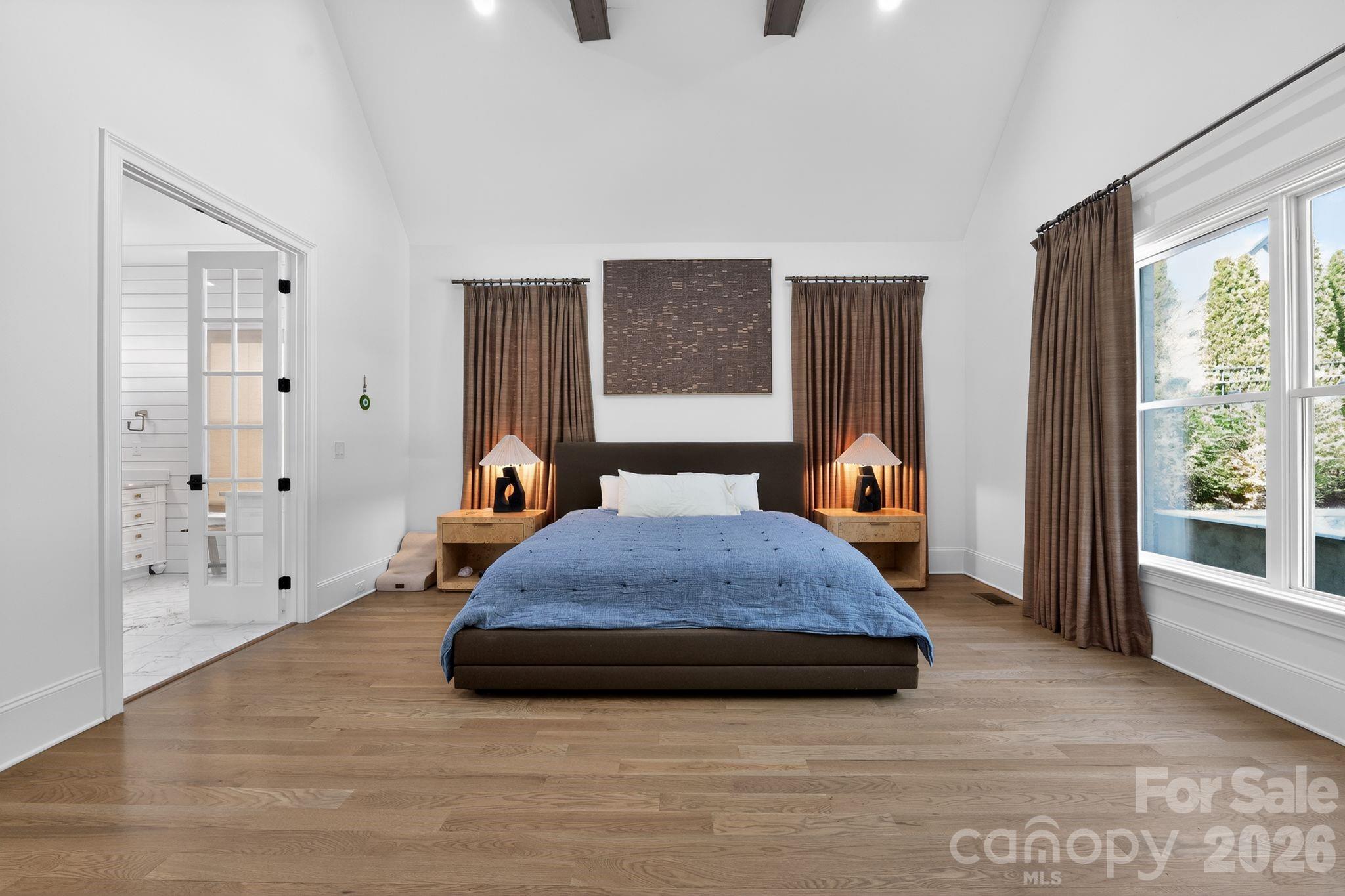 Mia Manor - Residential